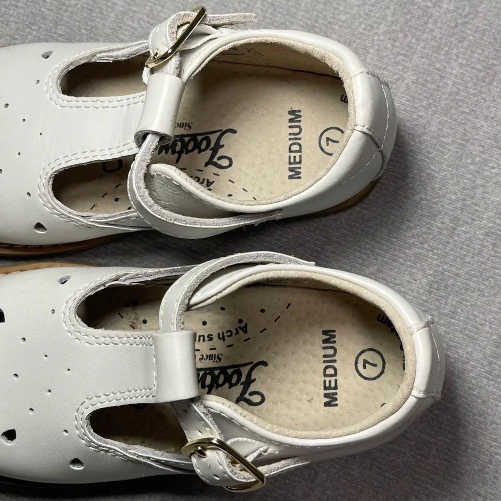 Footmates Mary Jane Shoes Harper White Leather T Strap‎ Kids Size 7 Arch Support